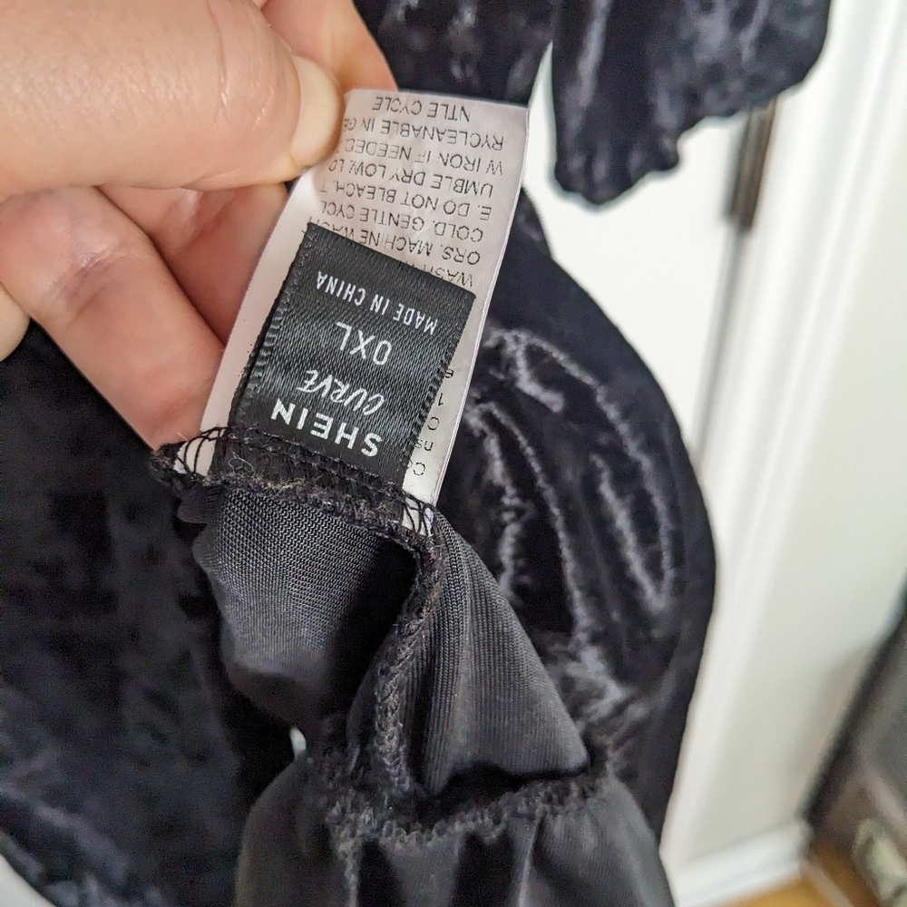 Crushed velour dress Black large - Picture 5 of 10